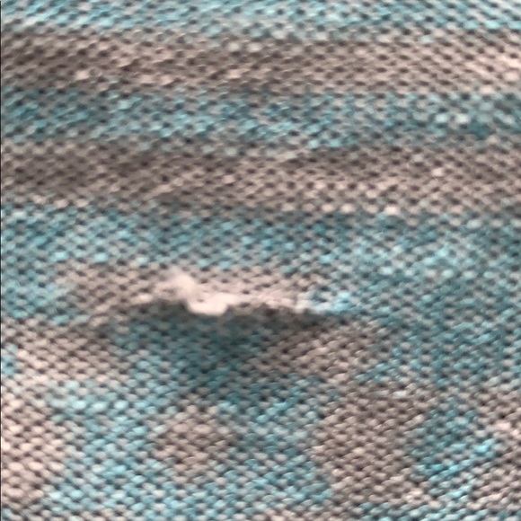 🔥3/$10 Isela blue and black XL light sweater - Picture 9 of 9